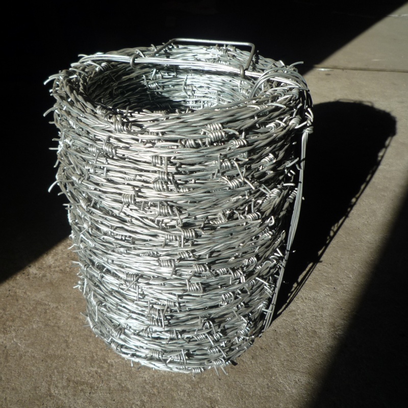 How Single Twist Barbed Wire Makes Long Fence Installation Easier